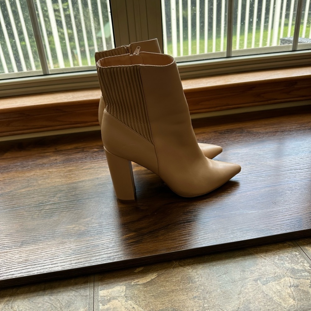 Qupid Cream Heeled Ankle Boots